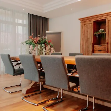 Stadthotel By Hackmann 4* בורקן