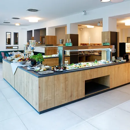 מלון Stadthotel By Hackmann בורקן